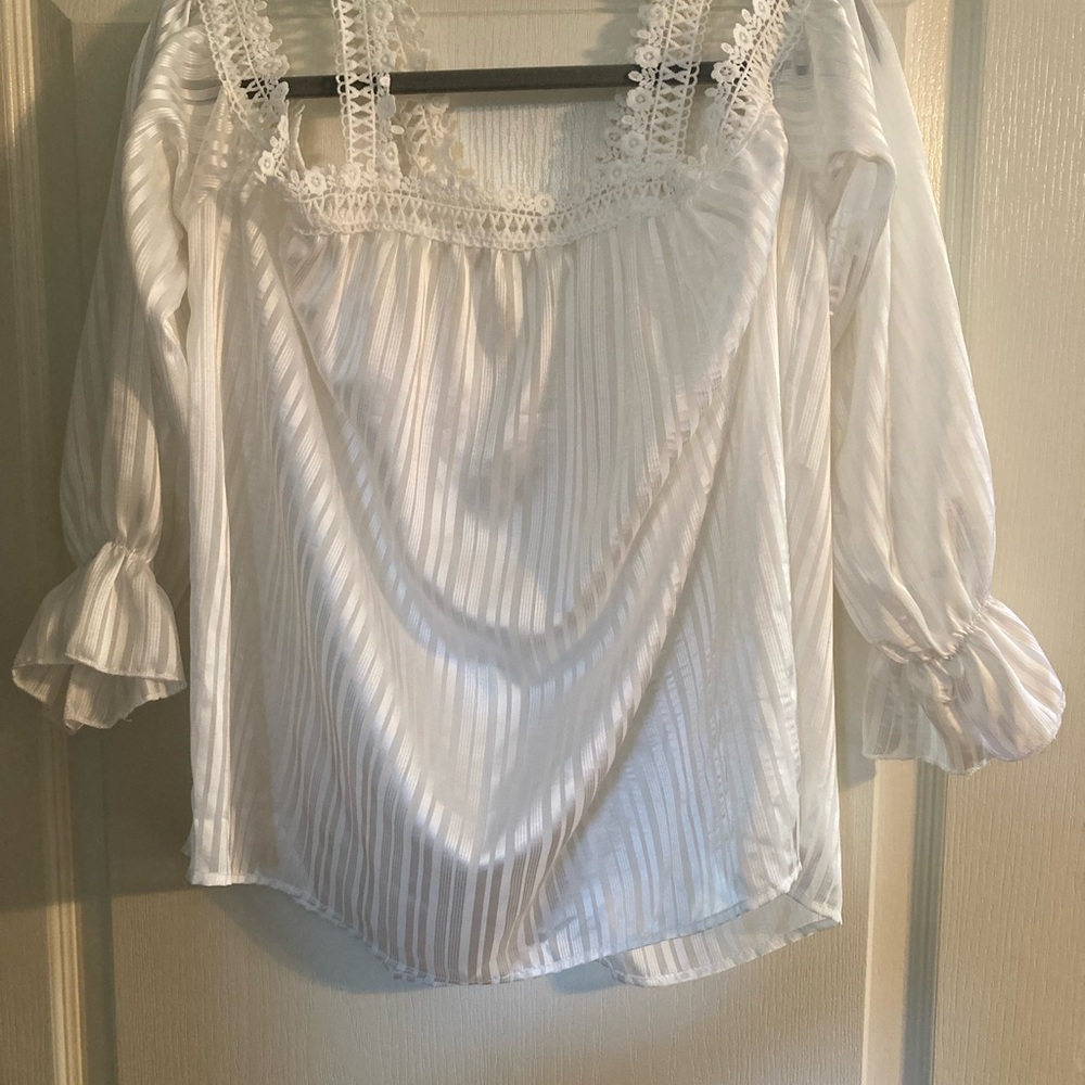 Elegant White Lace Trimmed Women's Top